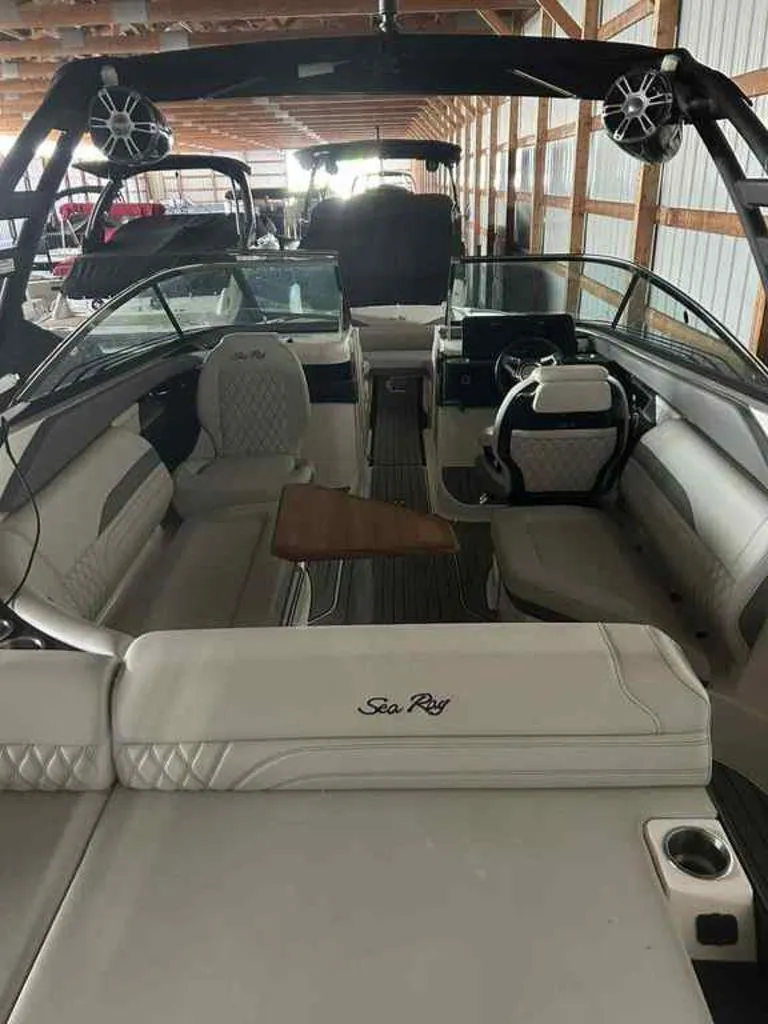 Slide: The Image of Sea Ray SLX 260 Surf 2023 - 6