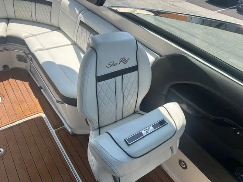 Slide: The Image of Sea Ray SLX 280 2018 - 14