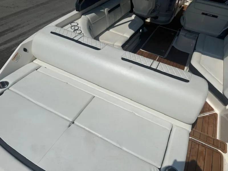 Slide: The Image of Sea Ray SLX 280 2018 - 23