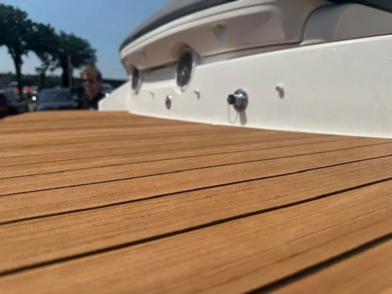 Slide: The Image of Sea Ray SLX 280 2018 - 5