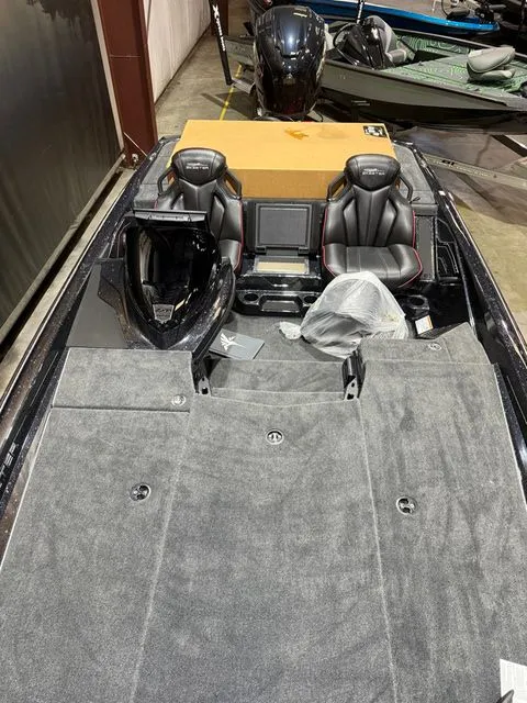 Slide: The Image of Skeeter ZXR21 2025 - 10