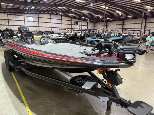 Slide: The Image of Skeeter ZXR21 2025 - 3