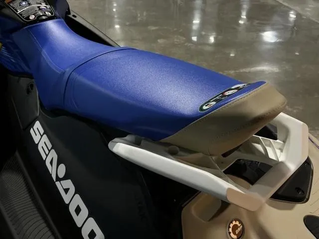 Slide: The Image of Sea-Doo Spark Trixx For 3 Rotax 900 ACE - 90 Ibr A 2025 - 5