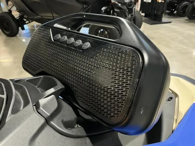 Slide: The Image of Sea-Doo Spark Trixx For 3 Rotax 900 ACE - 90 Ibr A 2025 - 7