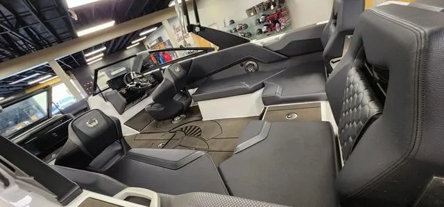 Slide: The Image of Scarab 235 LX Wake 2025 - 3