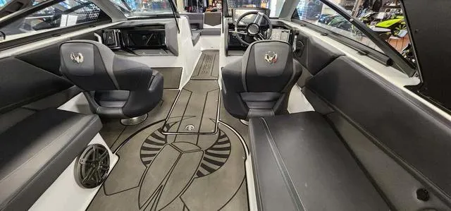 Slide: The Image of Scarab 235 LX Wake 2025 - 7