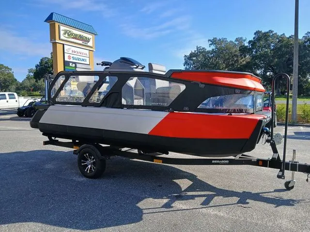 Slide: The Image of Sea-Doo Switch™ 16 - 130 Hp Painted 2025 - 14