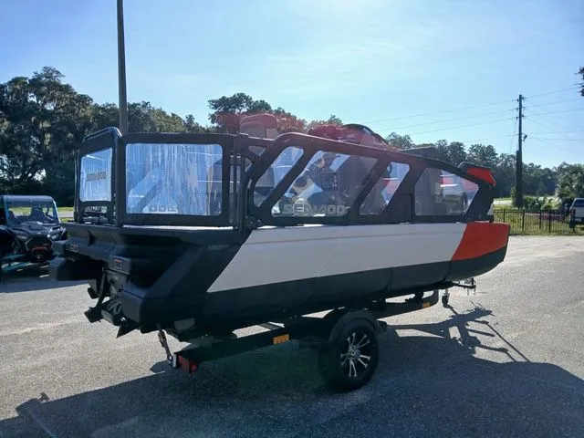 Slide: The Image of Sea-Doo Switch™ 16 - 130 Hp Painted 2025 - 18