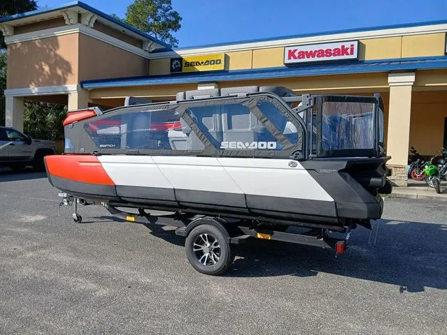 Slide: The Image of Sea-Doo Switch™ 16 - 130 Hp Painted 2025 - 4