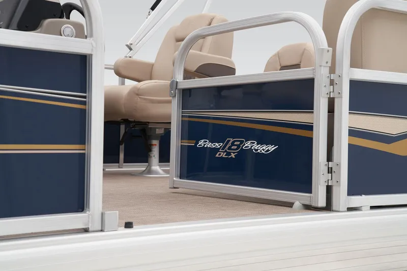 Slide: The Image of Sun Tracker Bass Buggy 18 DLX 2025 - 21