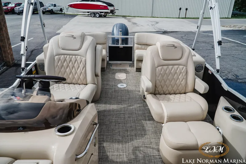 Slide: The Image of Bennington 2550QSR 2014 - 14