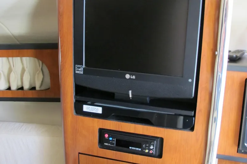 Slide: The Image of LG TV and DVD player in 2007 Sea Ray 280 DA boat interior. - 22