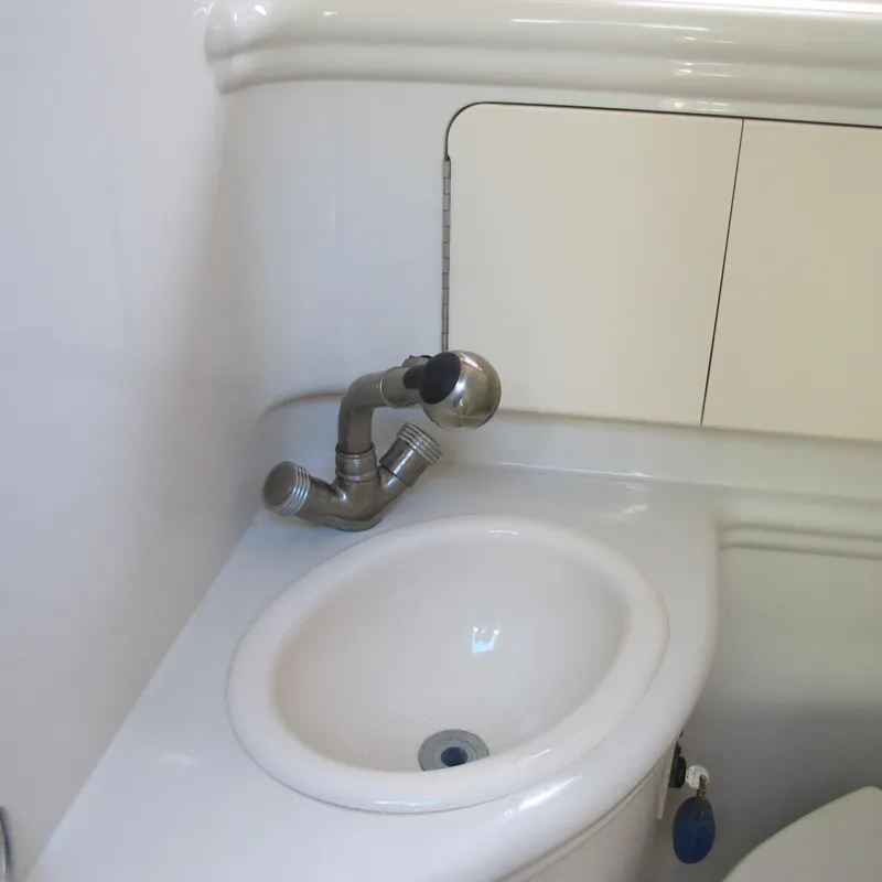 Slide: The Image of 2007 Sea Ray 280 DA bathroom sink with modern faucet design. - 33