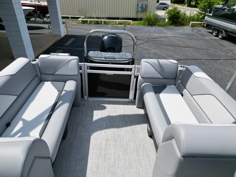 Slide: The Image of Tahoe SPT QL21T 2025 - 20