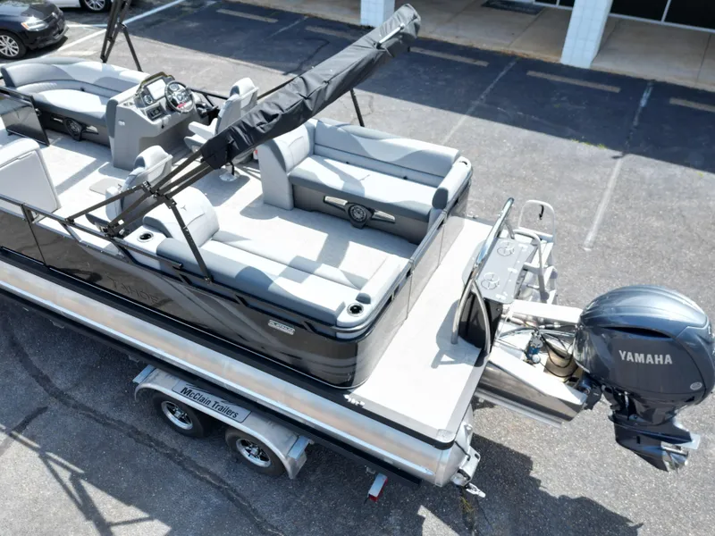 Slide: The Image of Tahoe SPT85 QL23T 2025 - 15