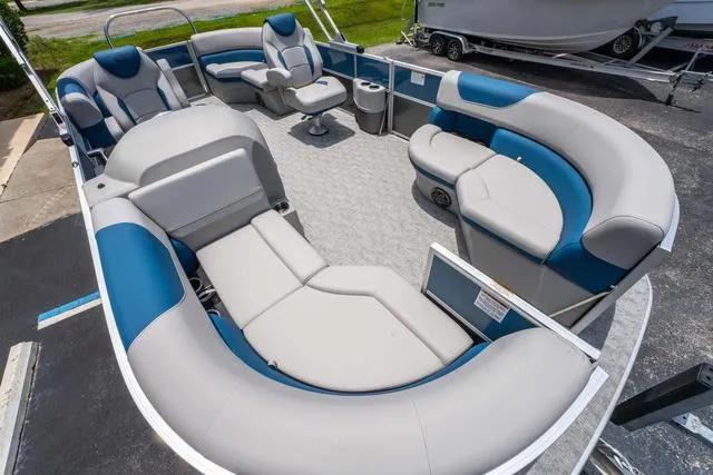 Slide: The Image of South Bay 220RS LE Rear Seating 2.75 2025 - 7