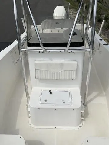 Slide: The Image of 2006 Sea Hunt Triton boat interior with console and seating. - 9