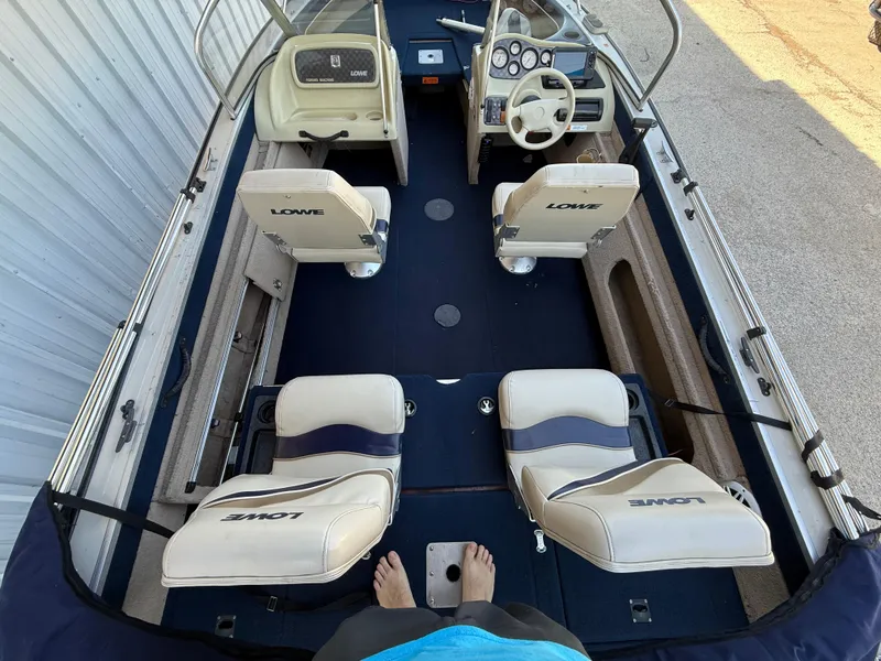 Slide: The Image of 2002 Lowe Sea Nymph V Series FM 180 boat at Cransh Auto Sales. - 22