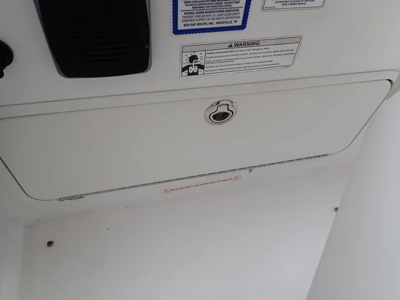 Slide: The Image of Sea Ray 510 Fly 2015 - 112