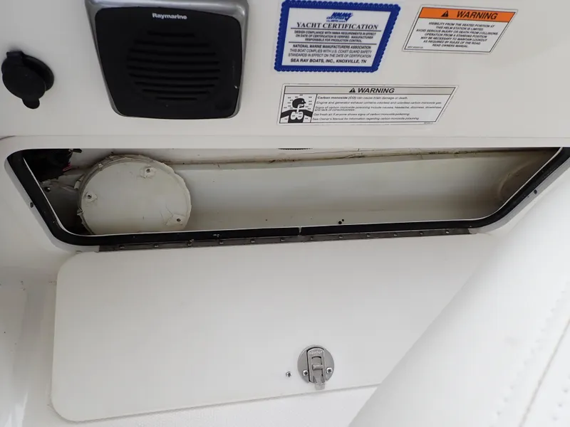 Slide: The Image of Sea Ray 510 Fly 2015 - 113