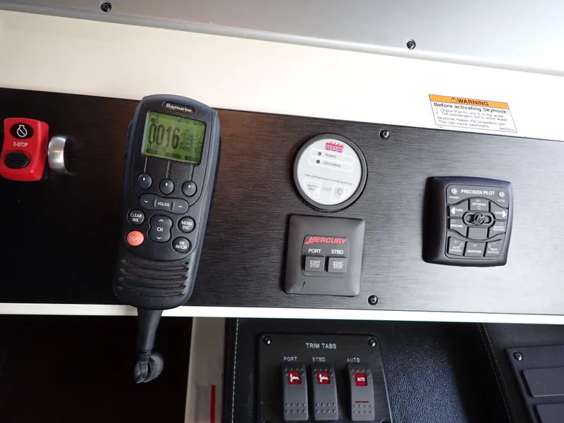 Slide: The Image of Sea Ray 510 Fly 2015 - 139