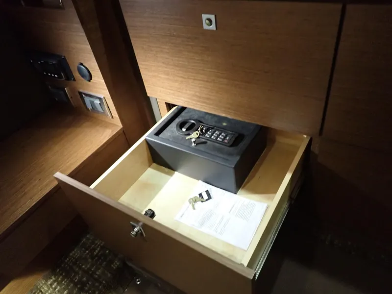 Slide: The Image of Sea Ray 510 Fly 2015 - 233