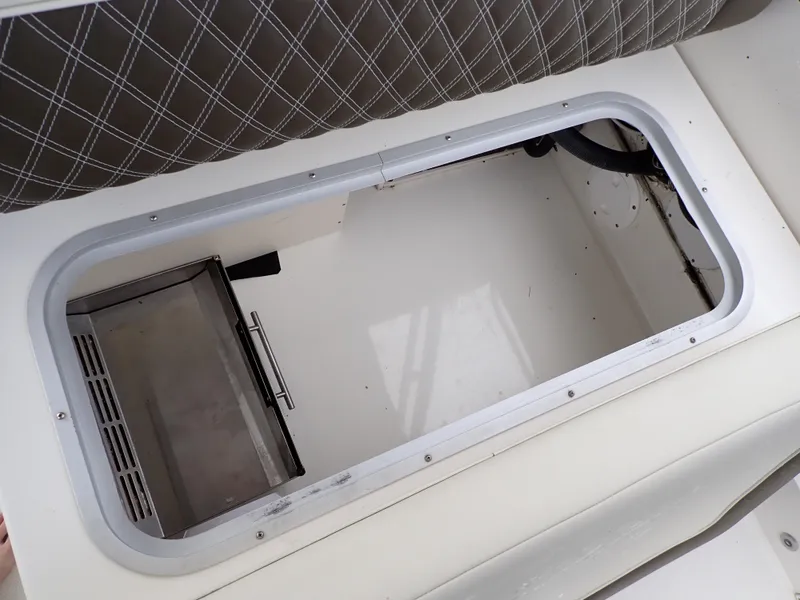 Slide: The Image of Sea Ray 510 Fly 2015 - 96