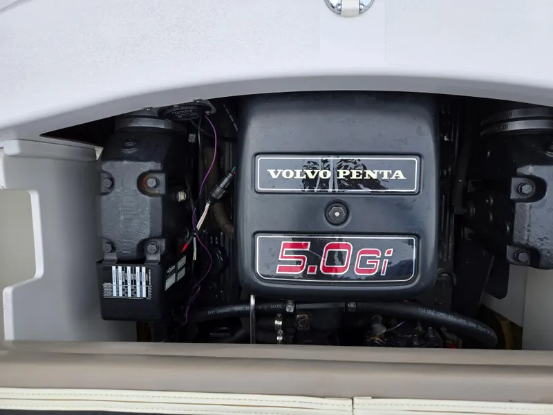 Slide: The Image of Volvo Penta 5.0Gi engine in 1998 Four Winns Horizon RS RX boat. - 24