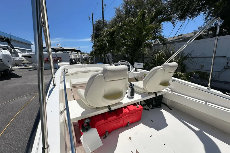 Slide: The Image of Boston Whaler 160 Super Sport 2024 - 7