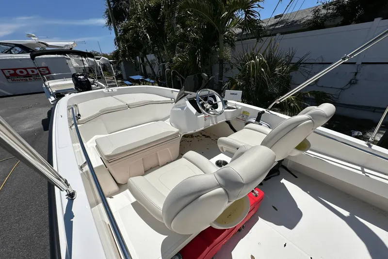 Slide: The Image of Boston Whaler 160 Super Sport 2024 - 8