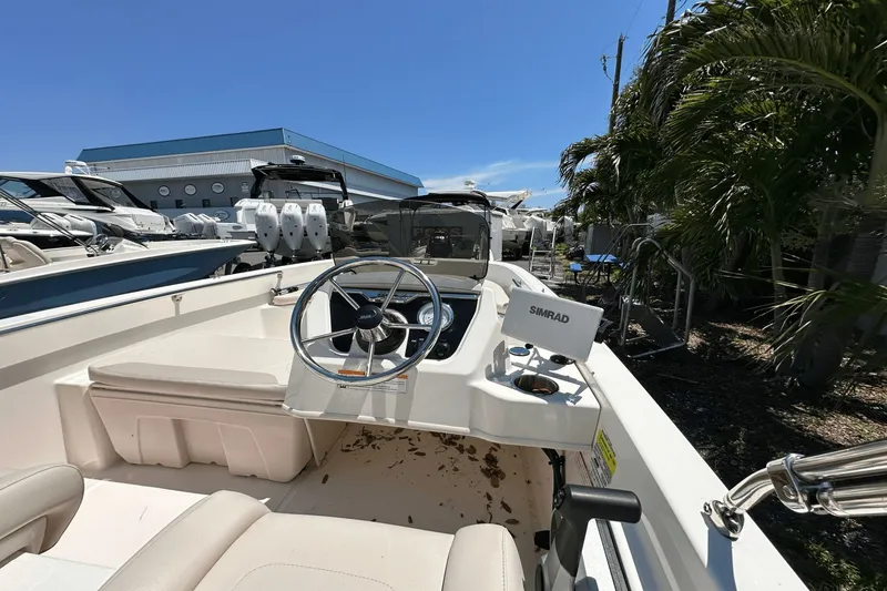 Slide: The Image of Boston Whaler 160 Super Sport 2024 - 9