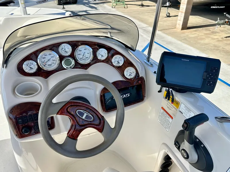 Slide: The Image of Tahoe 195 I/O 2007 - 15