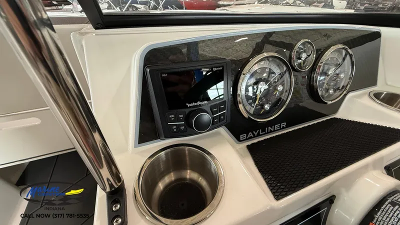 Slide: The Image of Bayliner D22I 2025 - 5