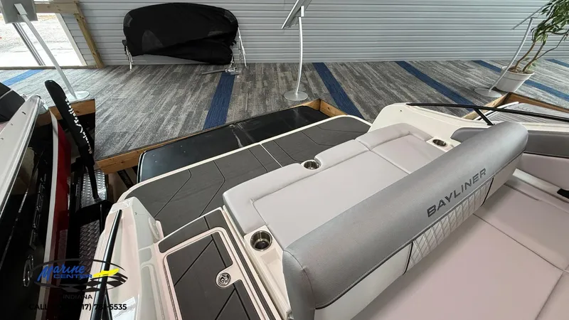 Slide: The Image of Bayliner D22I 2025 - 9