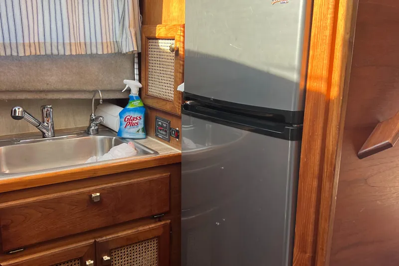 Slide: The Image of Bayliner 3870 Motoryacht 1986 - 51