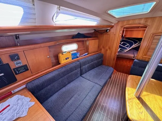 Slide: The Image of Hunter 36 2005 - 10