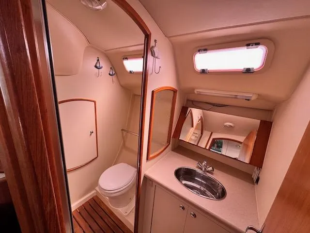 Slide: The Image of Hunter 36 2005 - 12