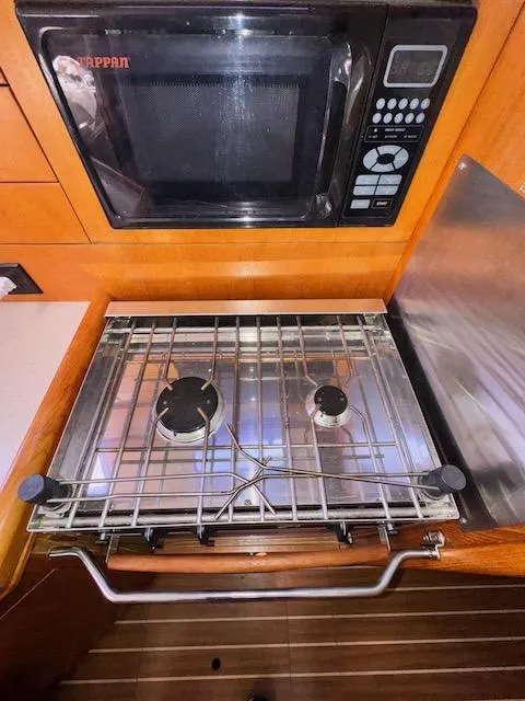 Slide: The Image of Hunter 36 2005 - 19