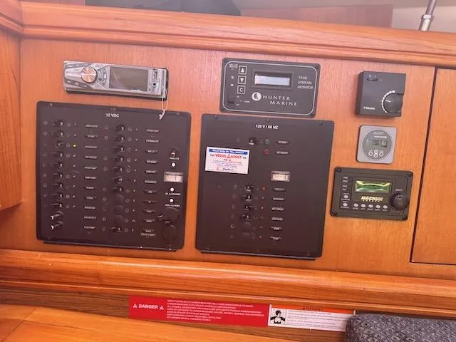 Slide: The Image of Hunter 36 2005 - 23