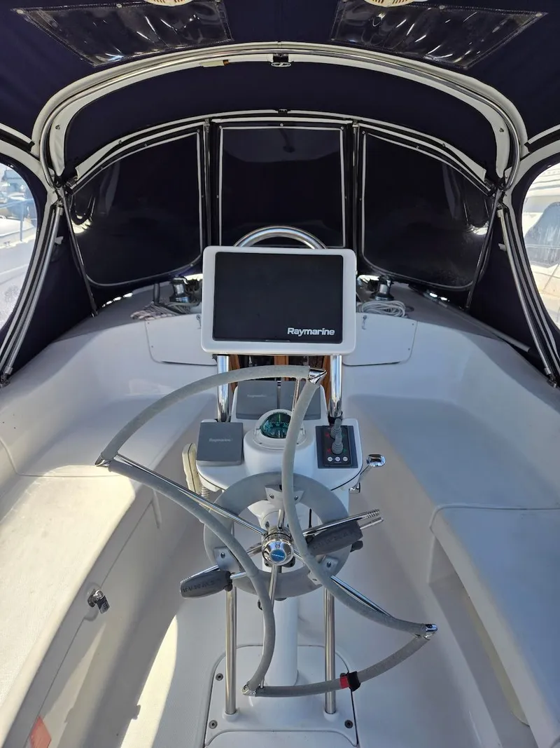 Slide: The Image of Hunter 36 2005 - 3