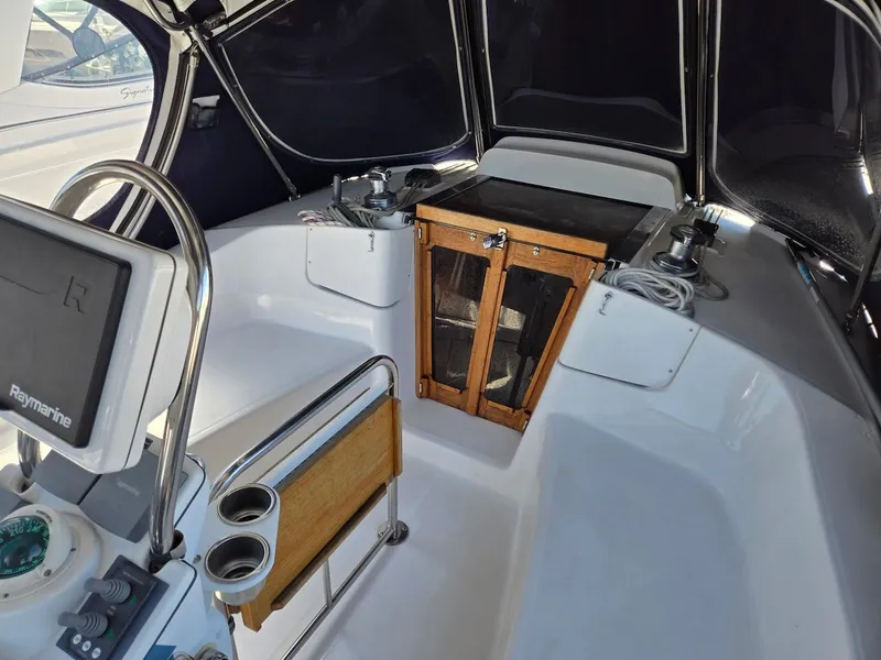 Slide: The Image of Hunter 36 2005 - 4