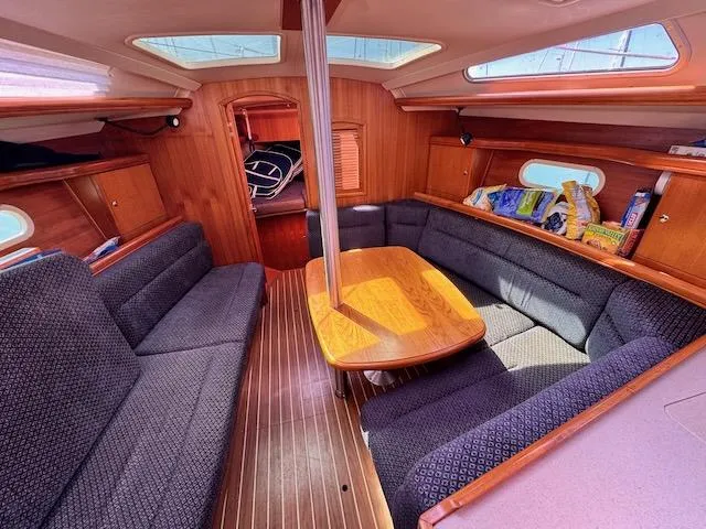 Slide: The Image of Hunter 36 2005 - 8