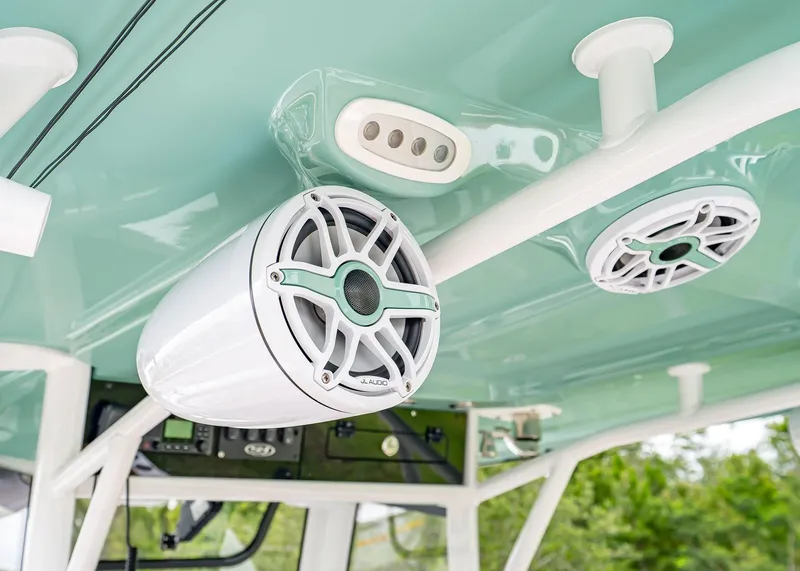 Slide: The Image of Sea Hunt Gamefish 30 Coffin Box 2024 - 20