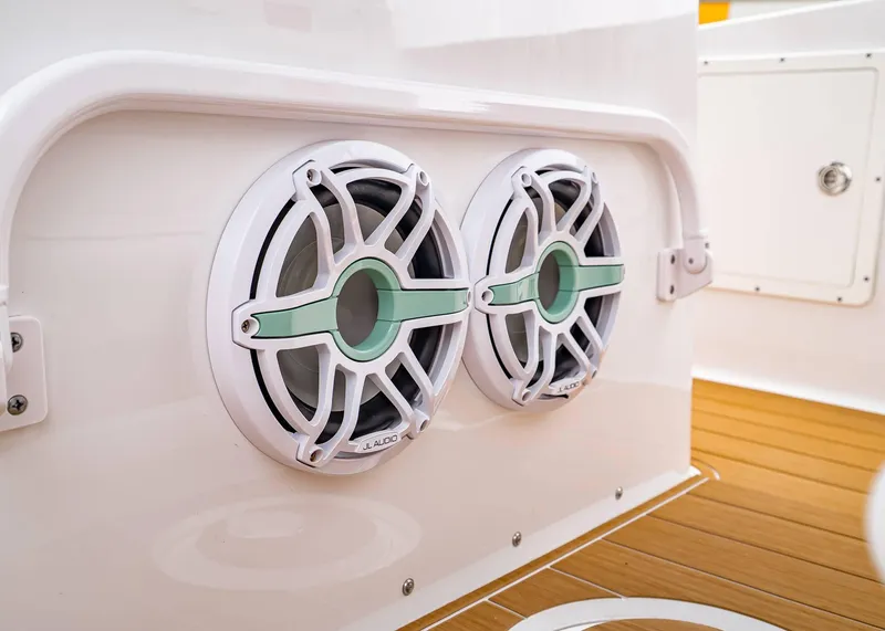 Slide: The Image of Sea Hunt Gamefish 30 Coffin Box 2024 - 23