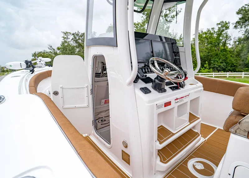 Slide: The Image of Sea Hunt Gamefish 30 Coffin Box 2024 - 25