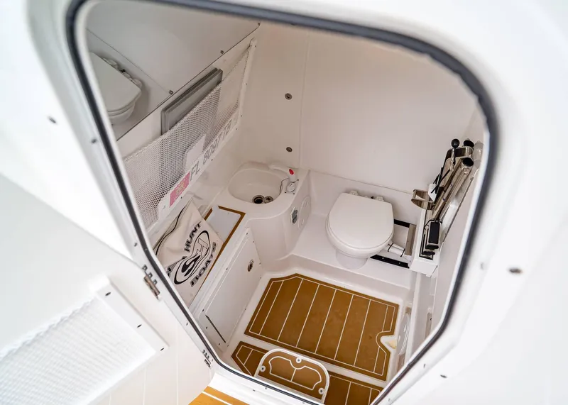 Slide: The Image of Sea Hunt Gamefish 30 Coffin Box 2024 - 26