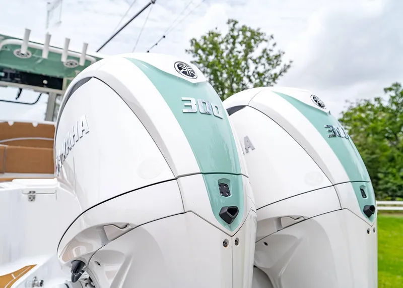 Slide: The Image of Sea Hunt Gamefish 30 Coffin Box 2024 - 6