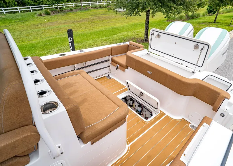 Slide: The Image of Sea Hunt Gamefish 30 Coffin Box 2024 - 9