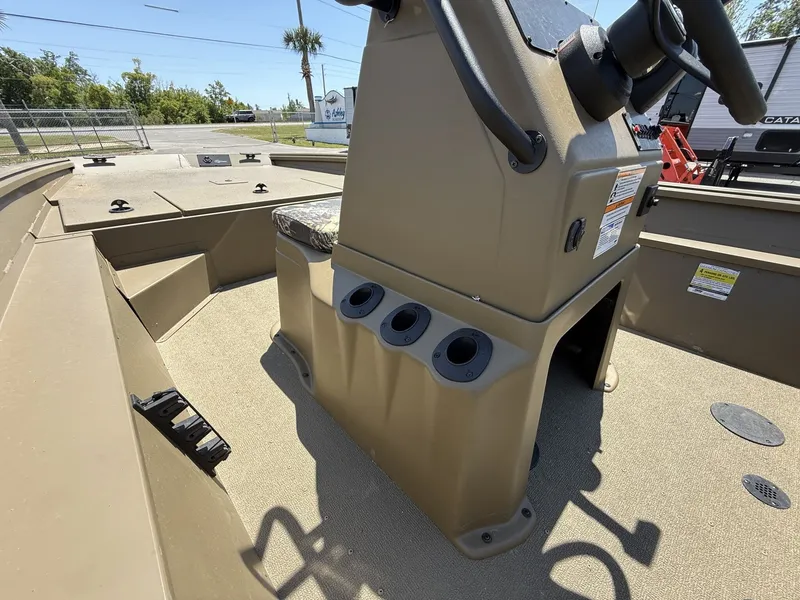 Slide: The Image of G3 Gator Tough 17 CC 2025 - 9