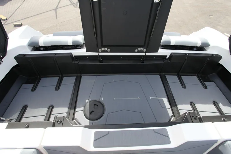 Slide: The Image of Malibu Wakesetter 25 LSV 2025 - 20